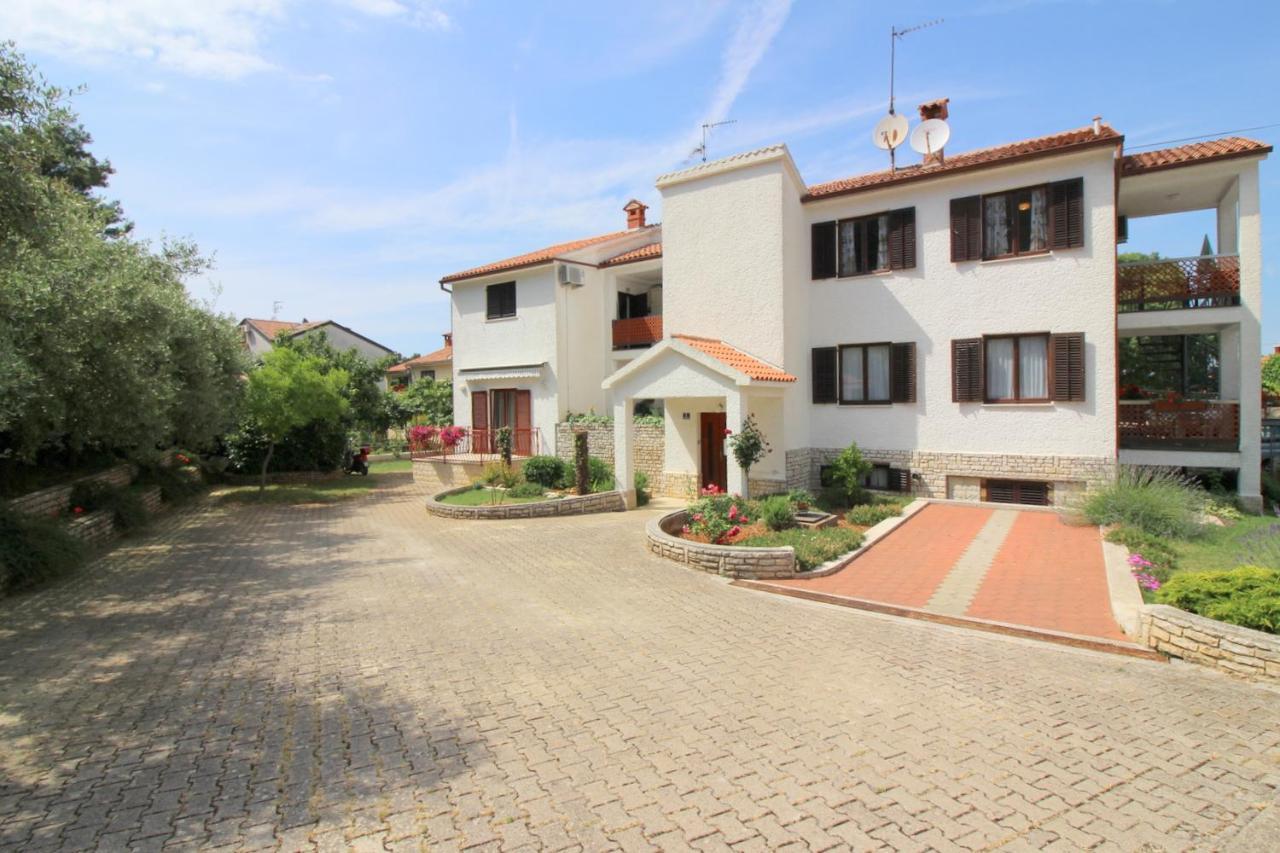 Apartment Ema Near City Center Poreč Eksteriør billede